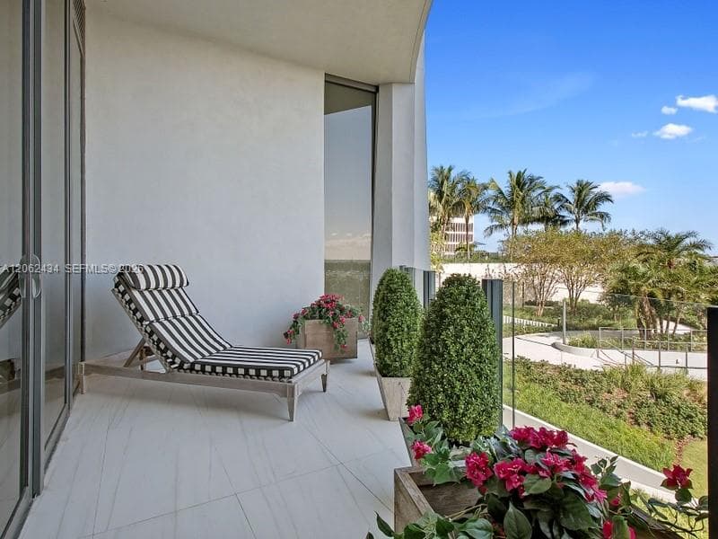 2811 S Bayshore Dr 5C photo 8