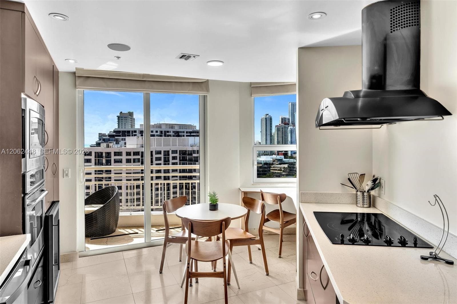 848 Brickell Key Dr 1805 photo 16