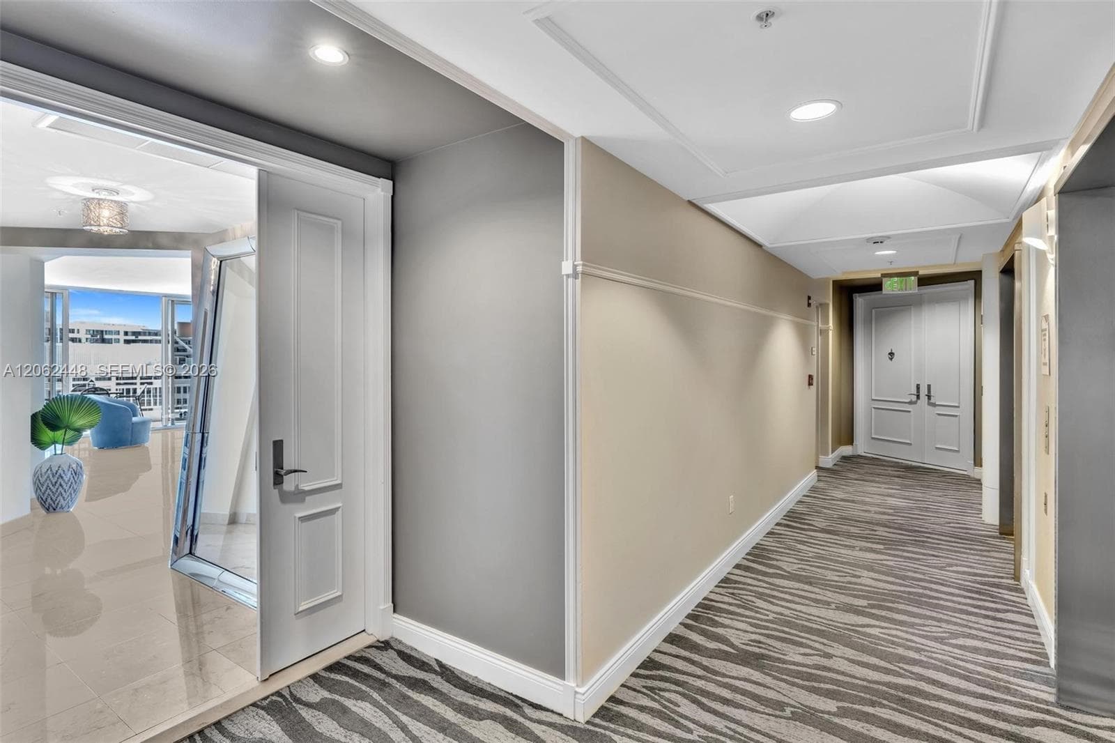 848 Brickell Key Dr 1805 photo 4