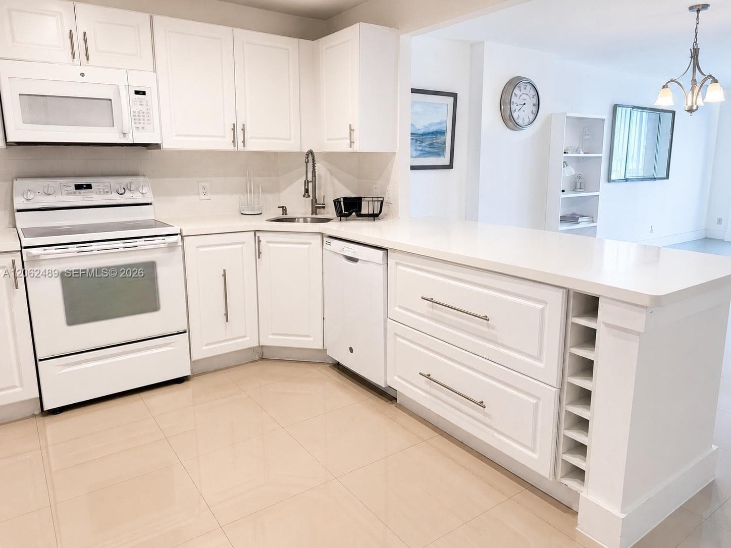 1865 S Ocean Dr 8I photo 3