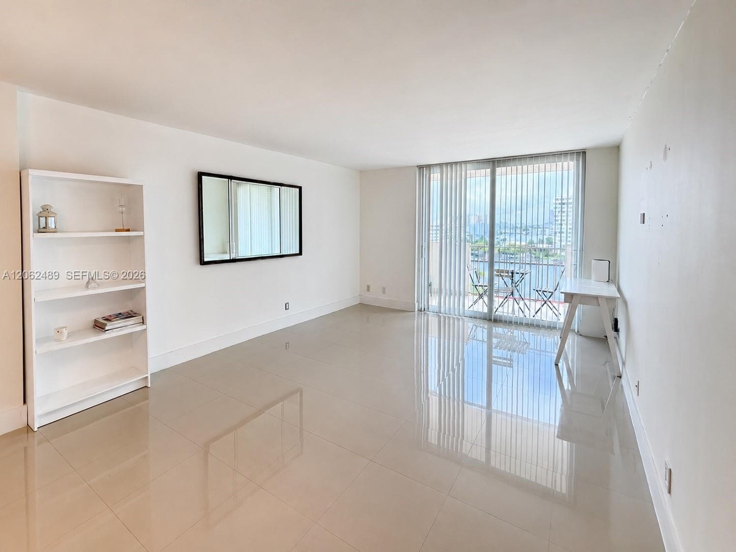 1865 S Ocean Dr 8I photo 1