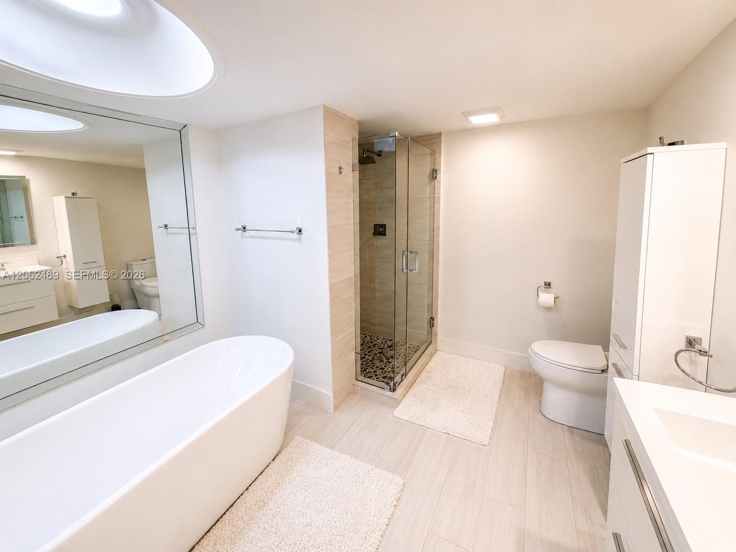 1865 S Ocean Dr 8I photo 9