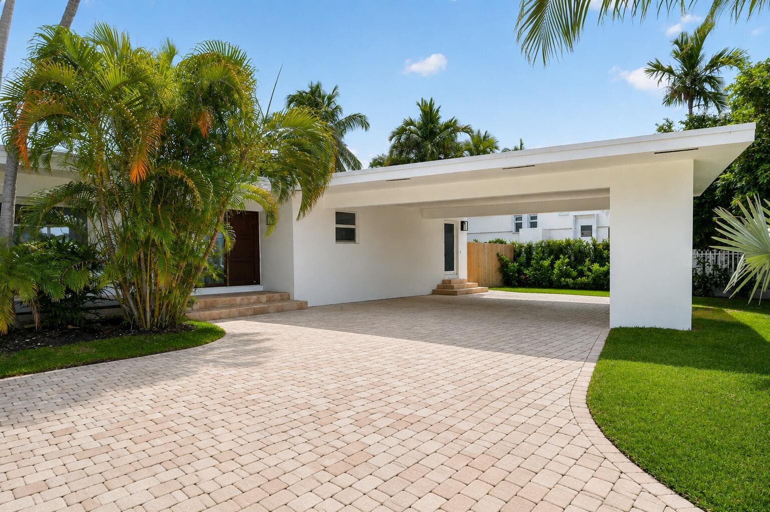 631 N Mashta Drive photo 4