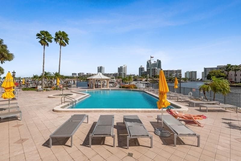 300 Three Islands Blvd 603 photo 17