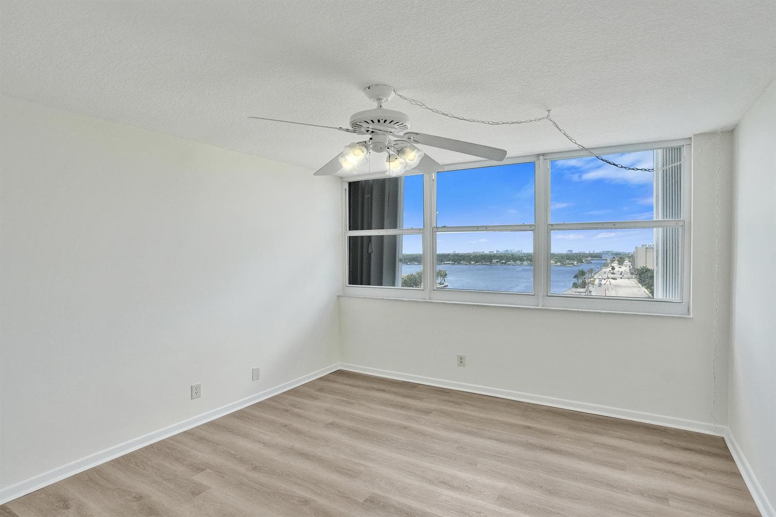 1400 S Ocean Drive 1002 photo 13