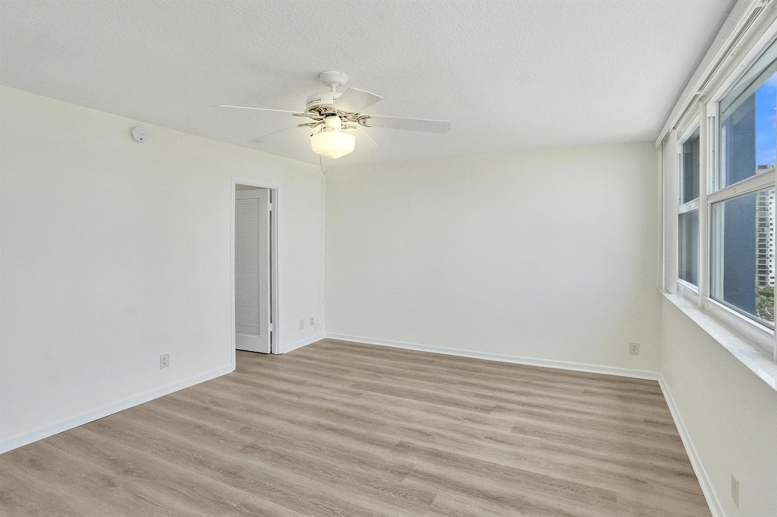1400 S Ocean Drive 1002 photo 17