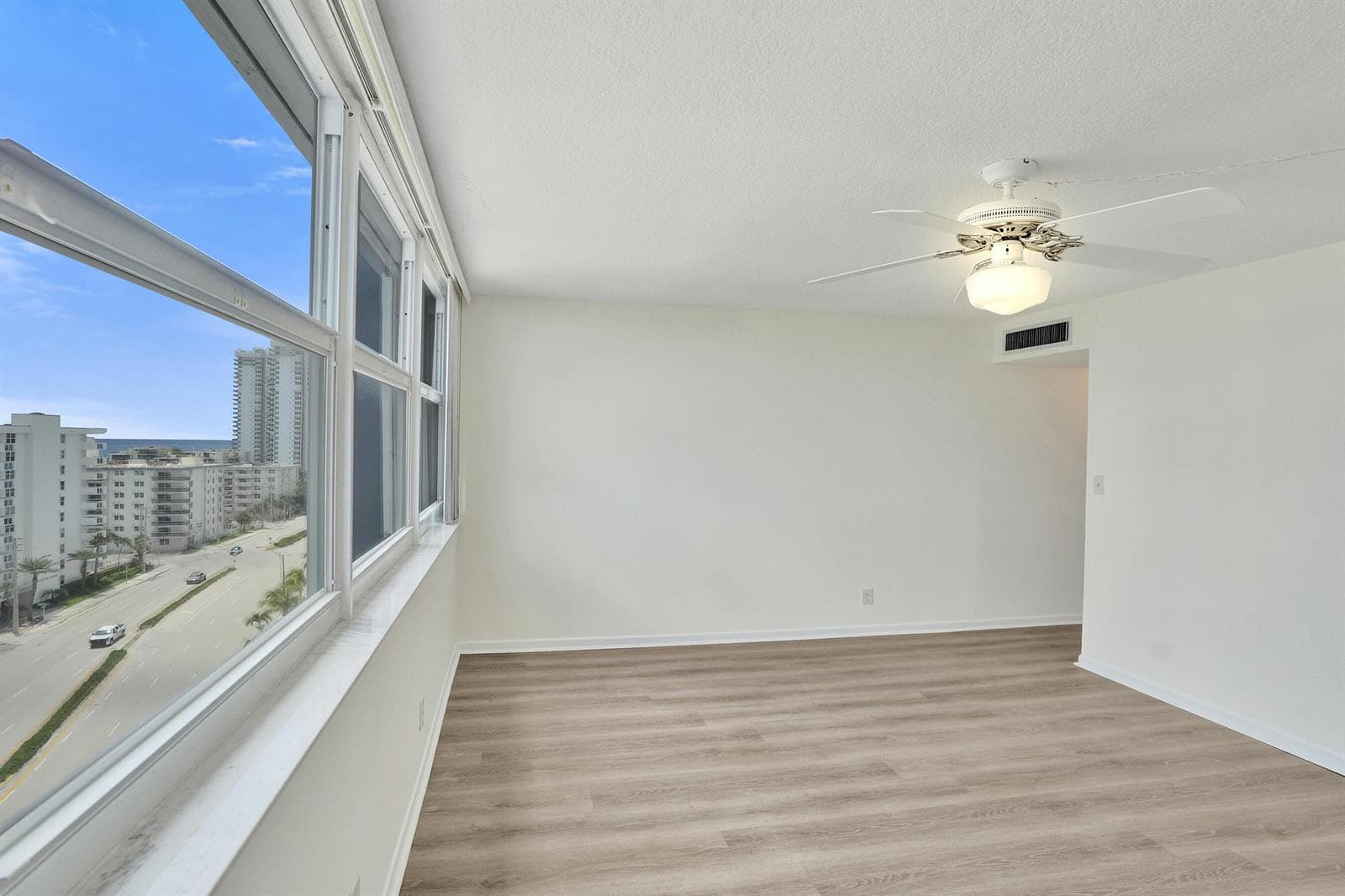 1400 S Ocean Drive 1002 photo 16