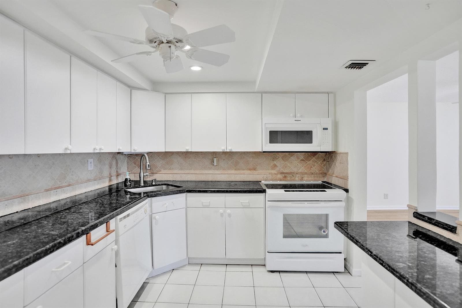 1400 S Ocean Drive 1002 photo 10