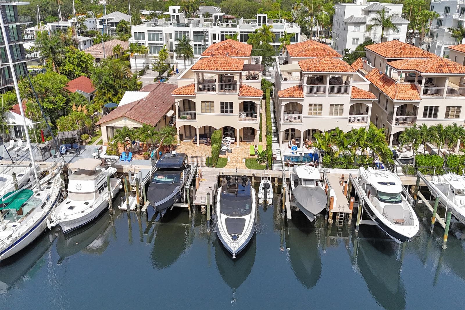 210 HENDRICKS Isle photo 1