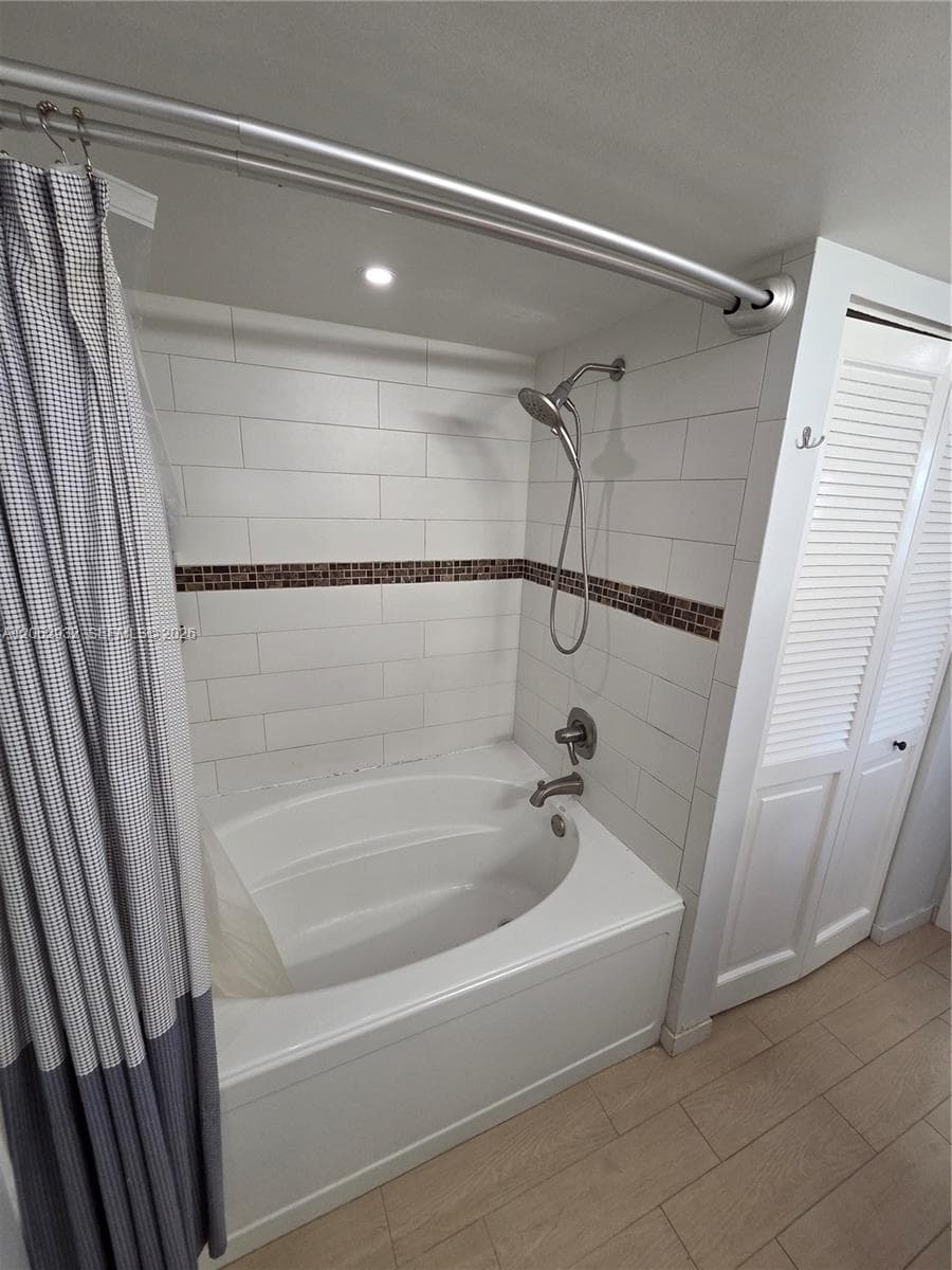 200 Leslie Dr 1029 photo 16