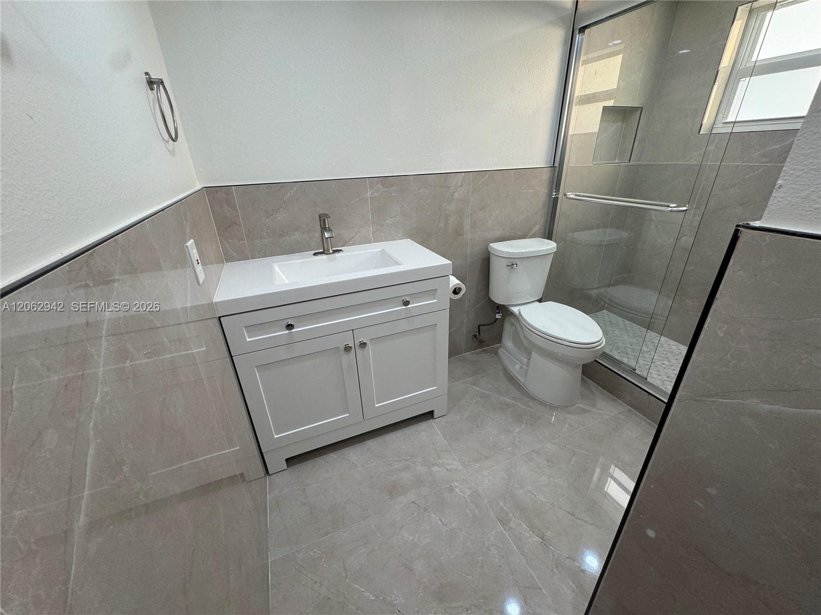 4000 NE 170th St 606 photo 12