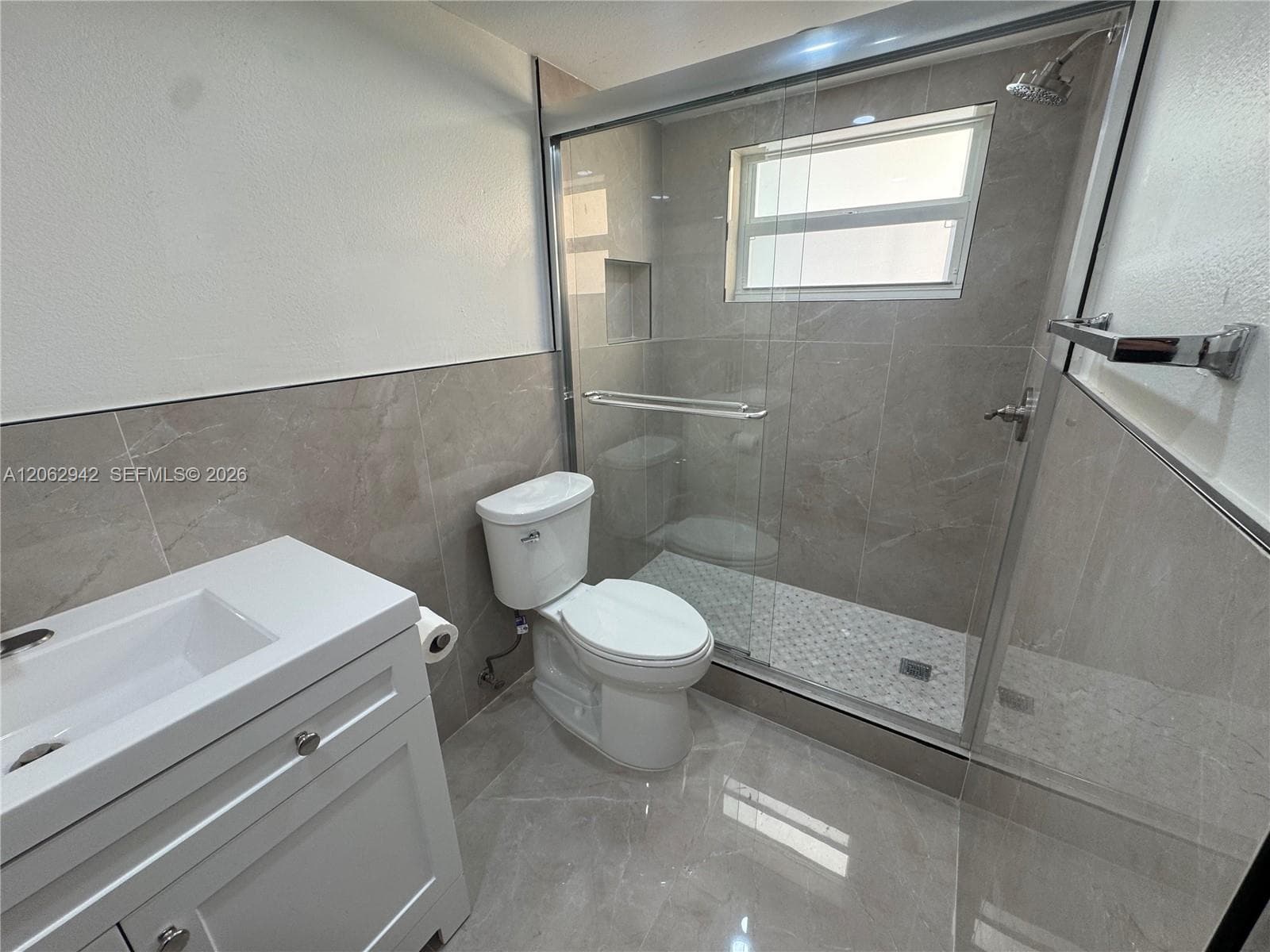 4000 NE 170th St 606 photo 10