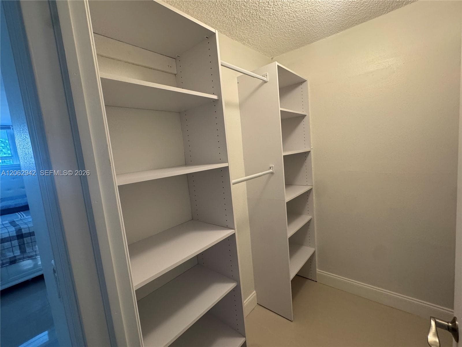 4000 NE 170th St 606 photo 14
