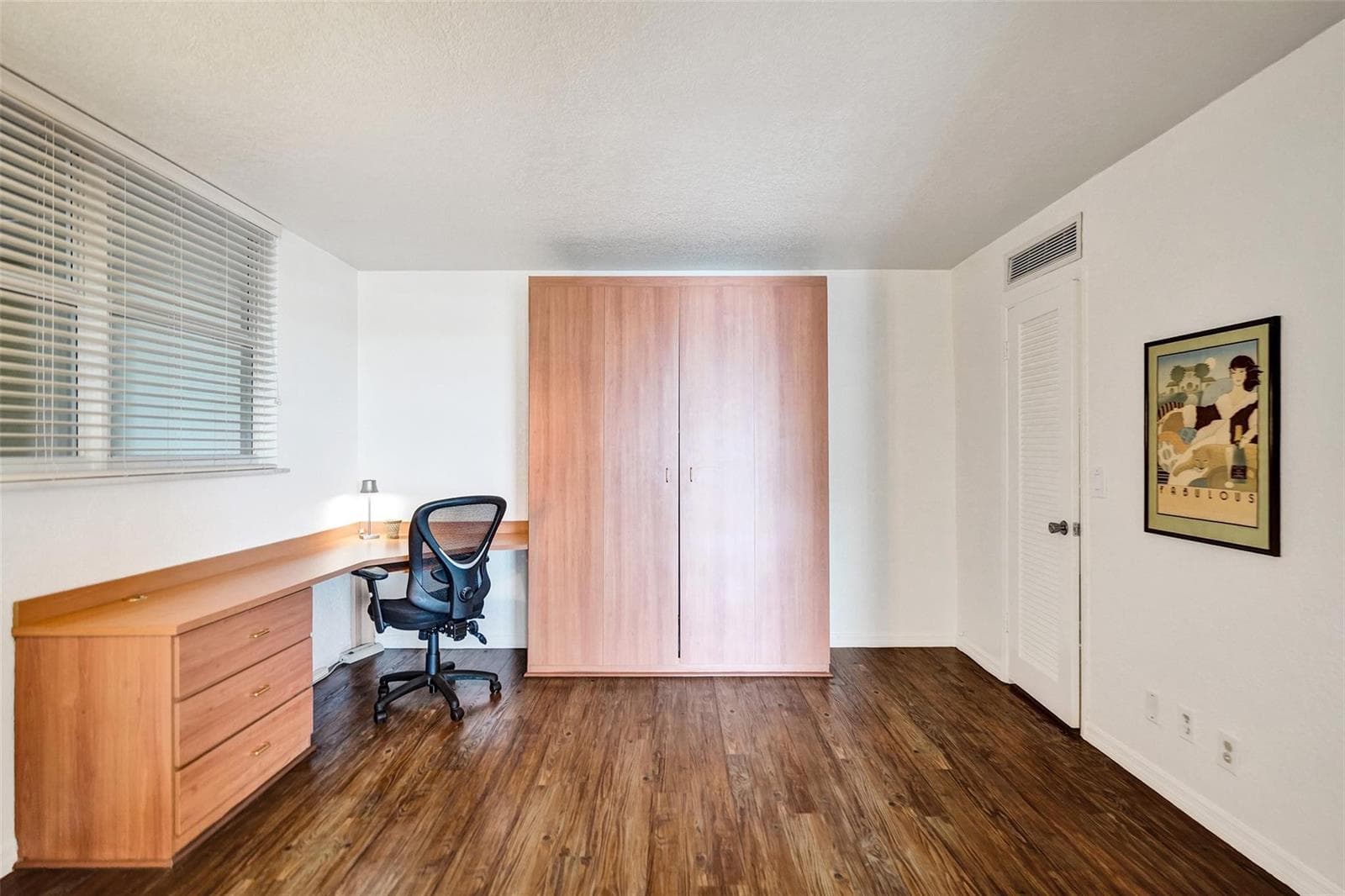 1051 Hillsboro Mile 809E photo 21