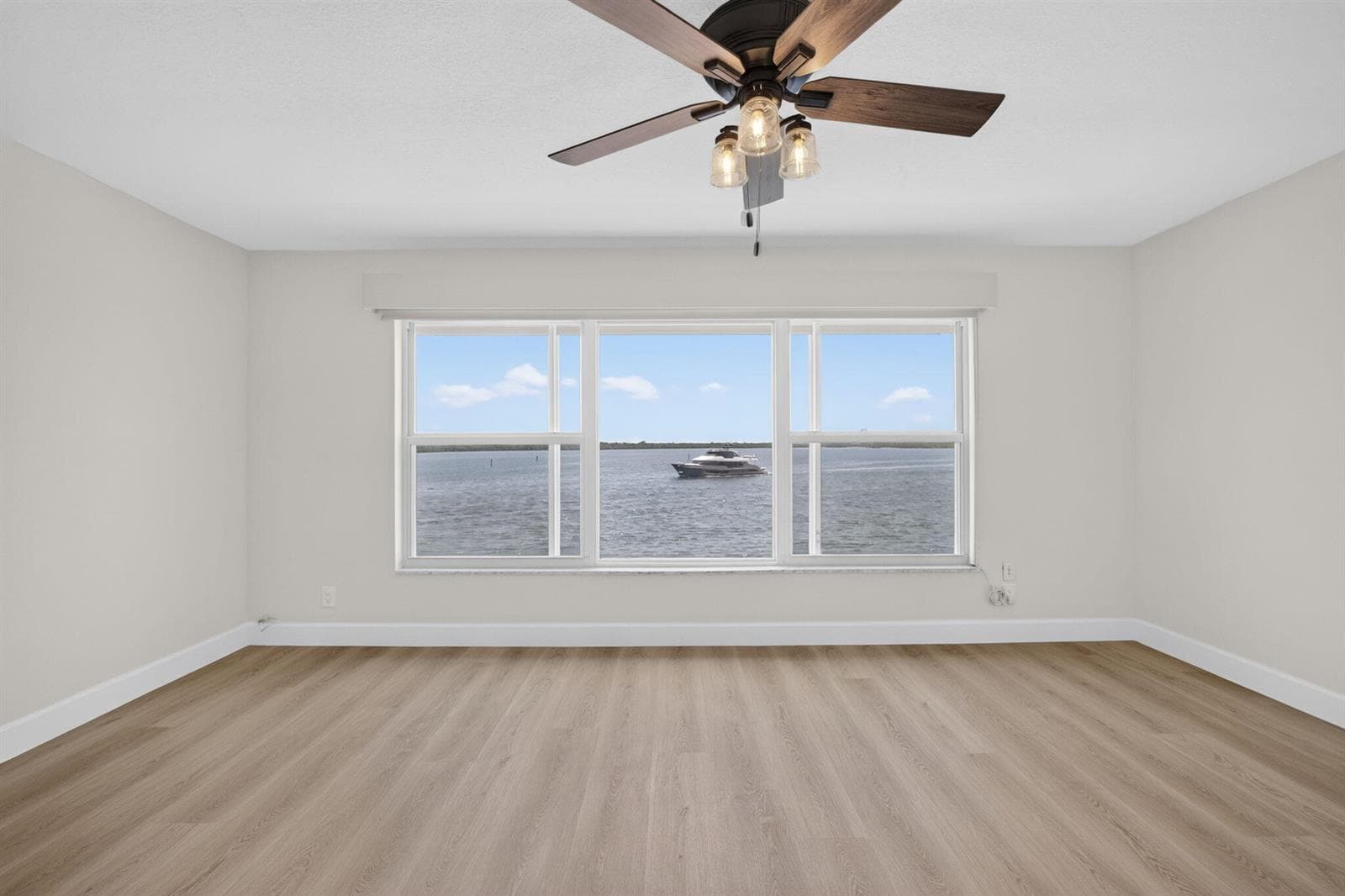 52 Yacht Club Drive 305 photo 18
