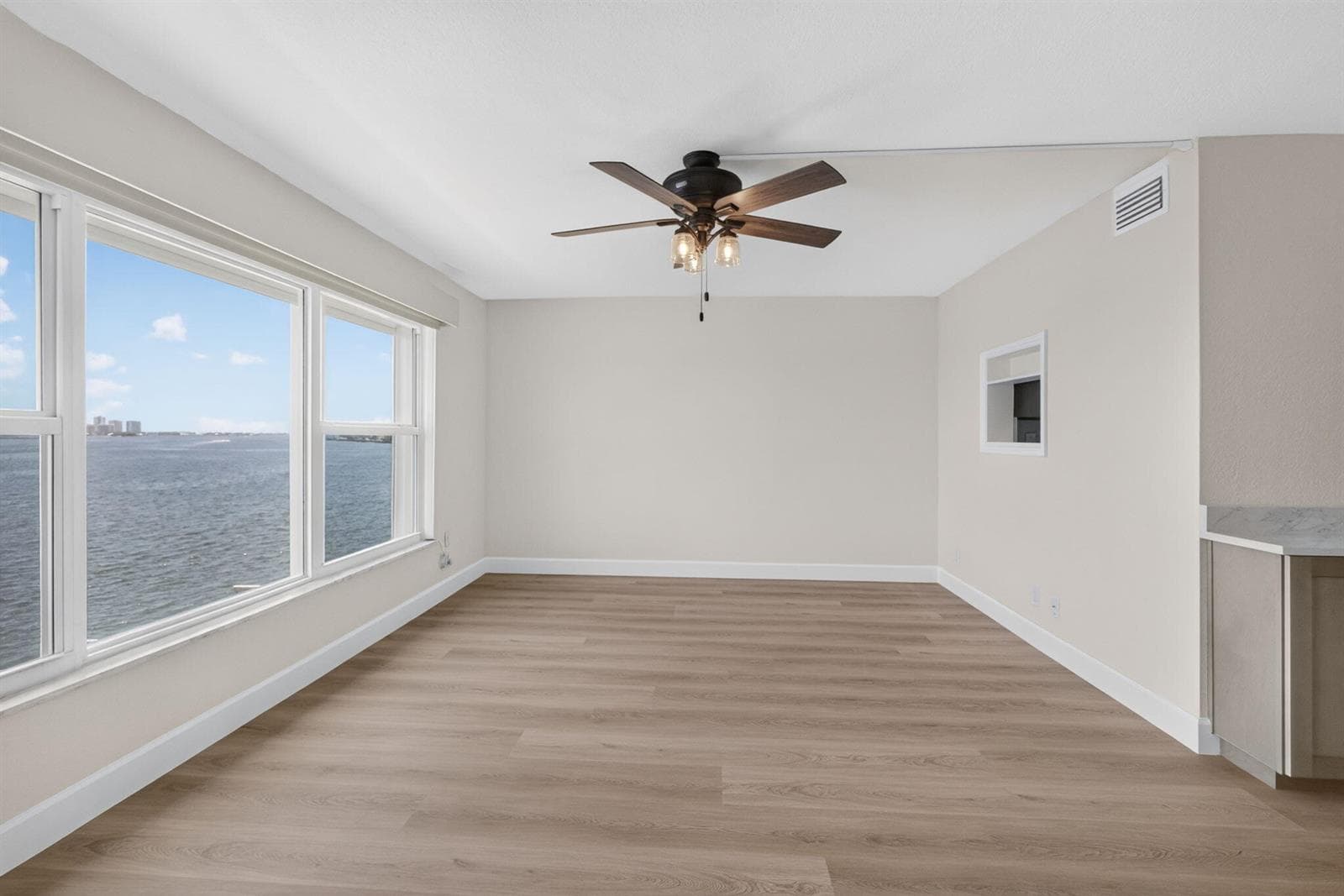 52 Yacht Club Drive 305 photo 21