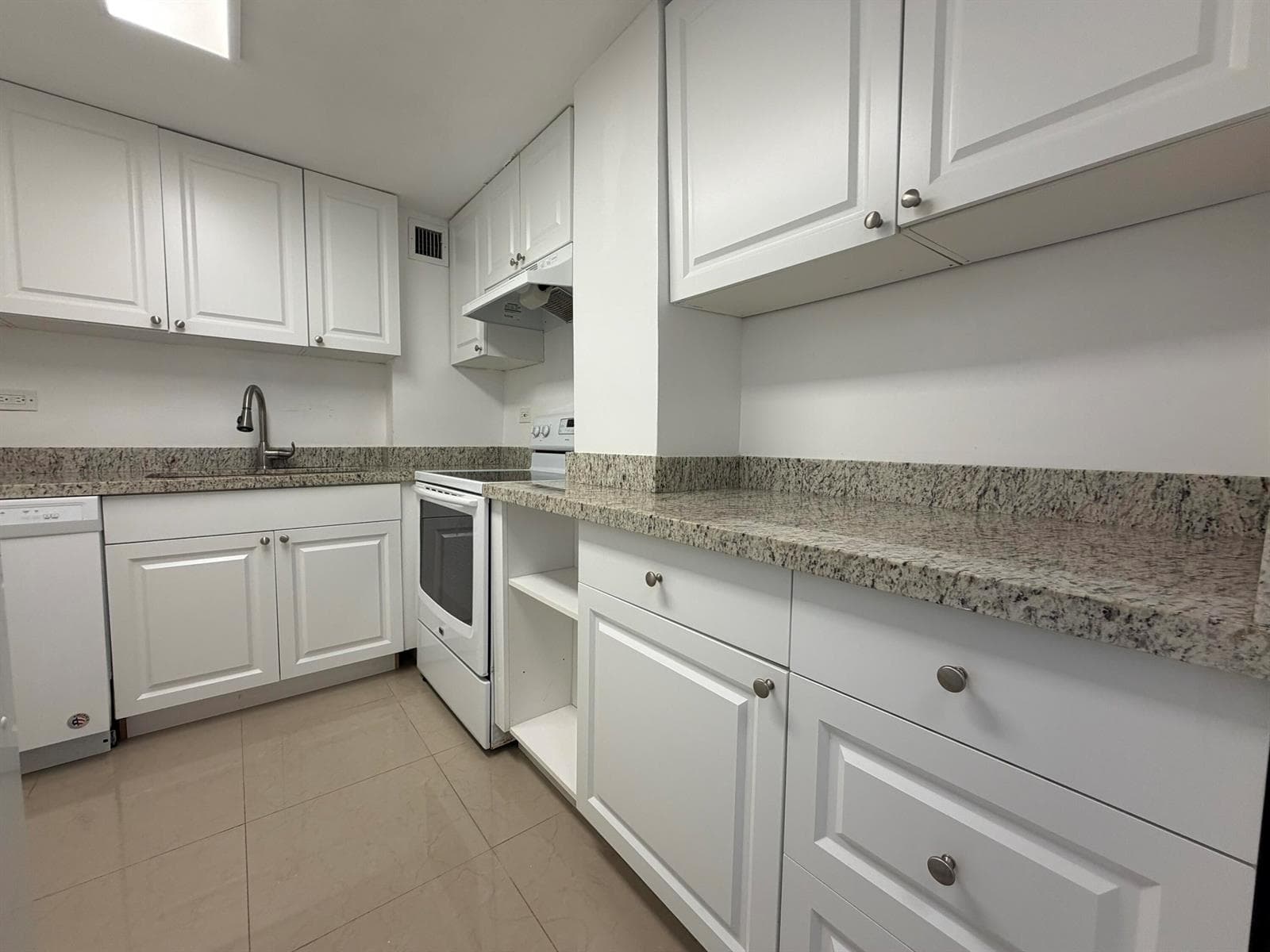 2800 N FLAGLER Drive 211 photo 8