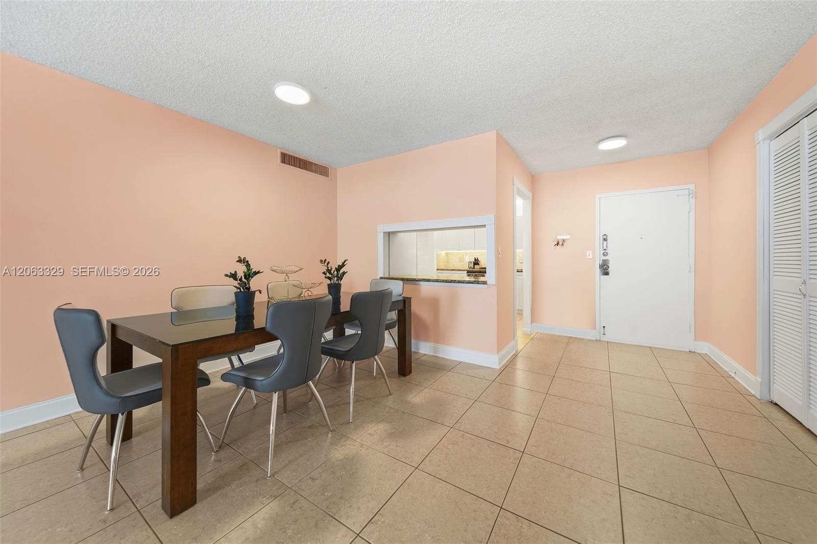 2500 Parkview Dr 812 photo 9