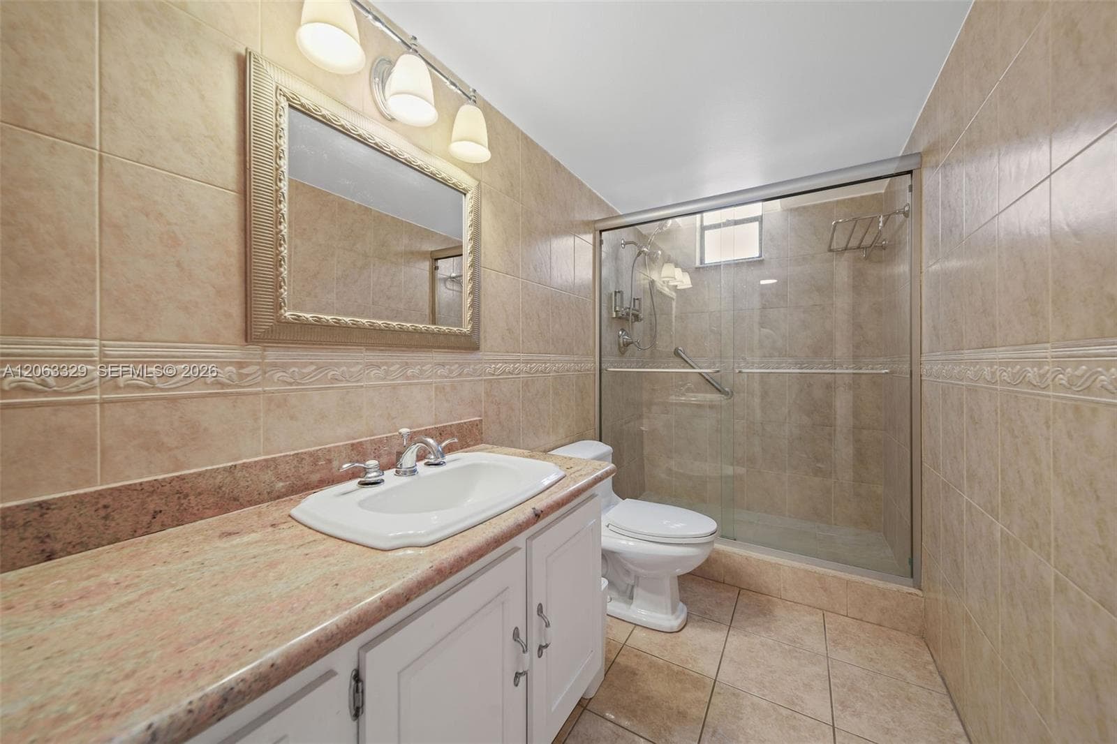 2500 Parkview Dr 812 photo 11