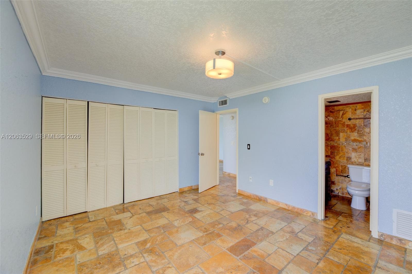 2350 NE 135th St 1503 photo 6