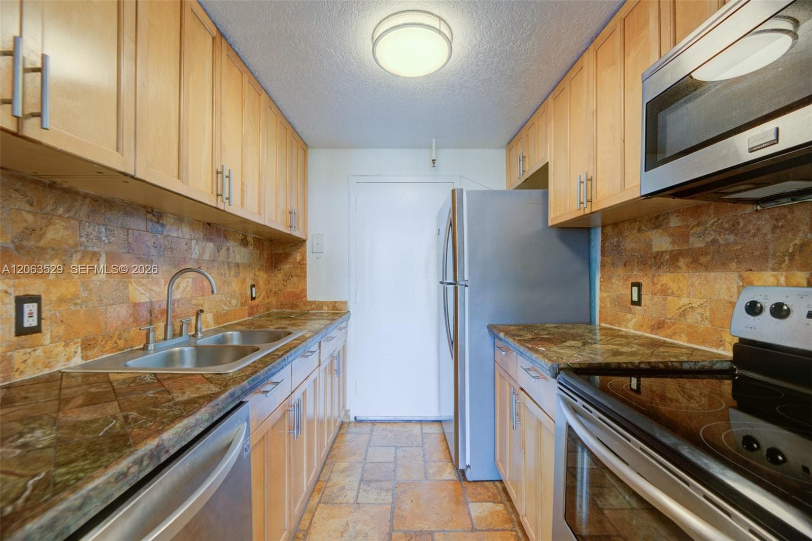 2350 NE 135th St 1503 photo 3