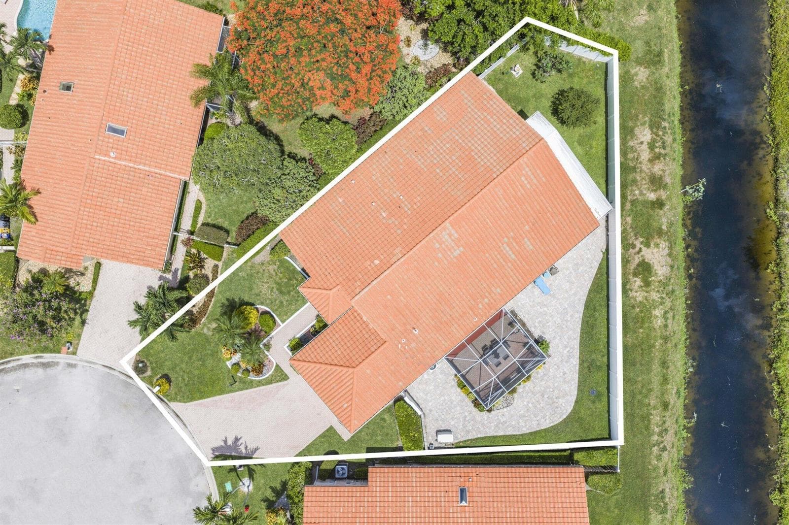 16536 Del Palacio Court photo 3