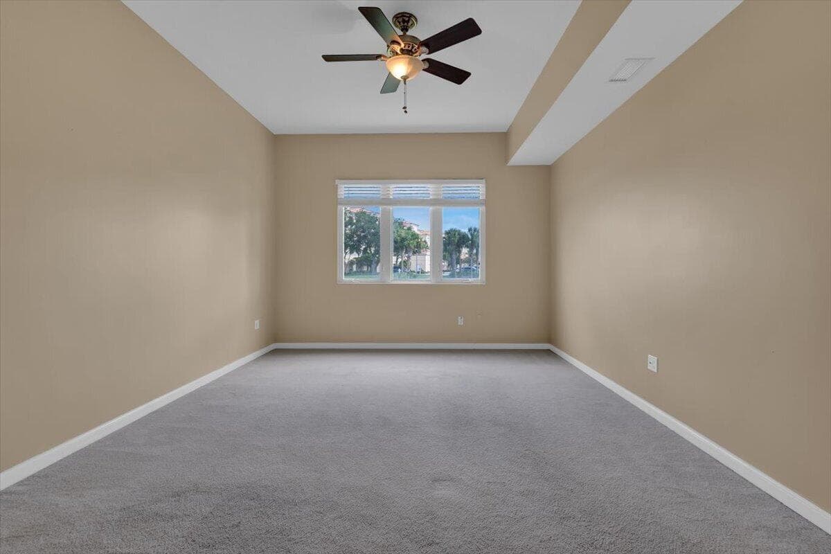 5 HARBOUR ISLE Drive E 103 with Garage photo 17