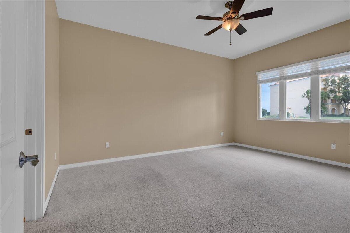 5 HARBOUR ISLE Drive E 103 with Garage photo 16