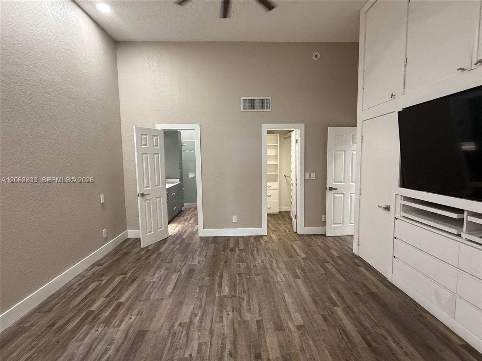 2645 S Parkview Dr 2645 photo 10