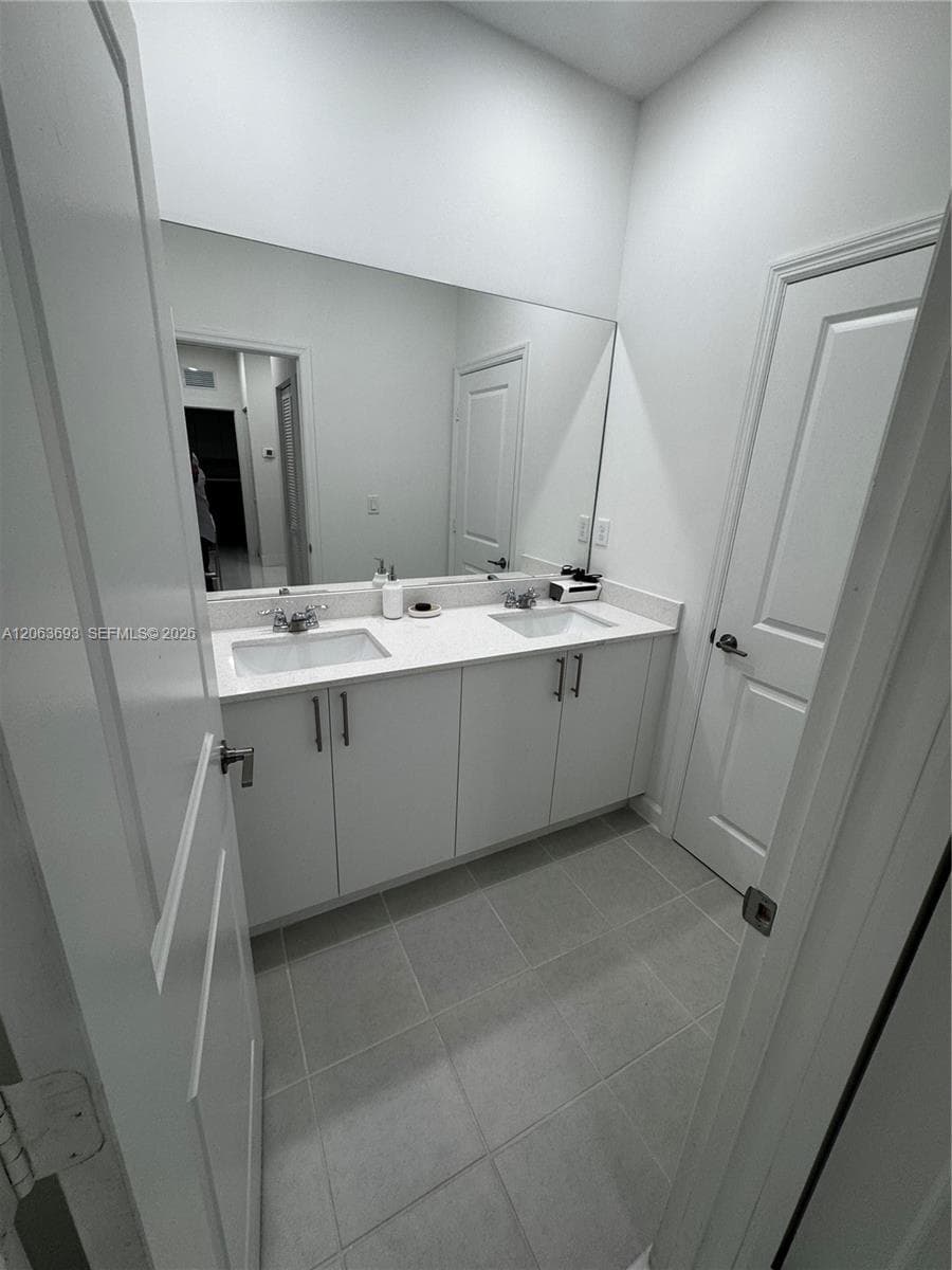 18618 SW 136th Ct photo 9