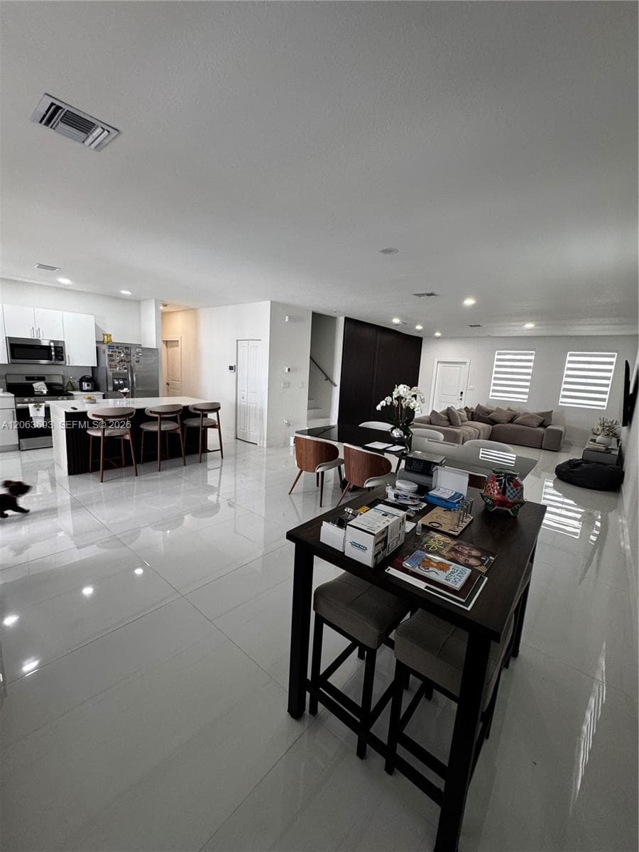18618 SW 136th Ct photo 4