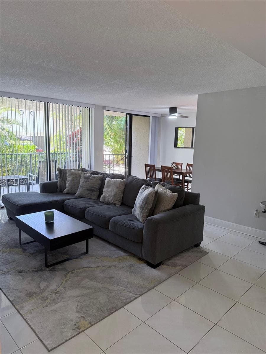859 JEFFERY Street 1040 photo 14