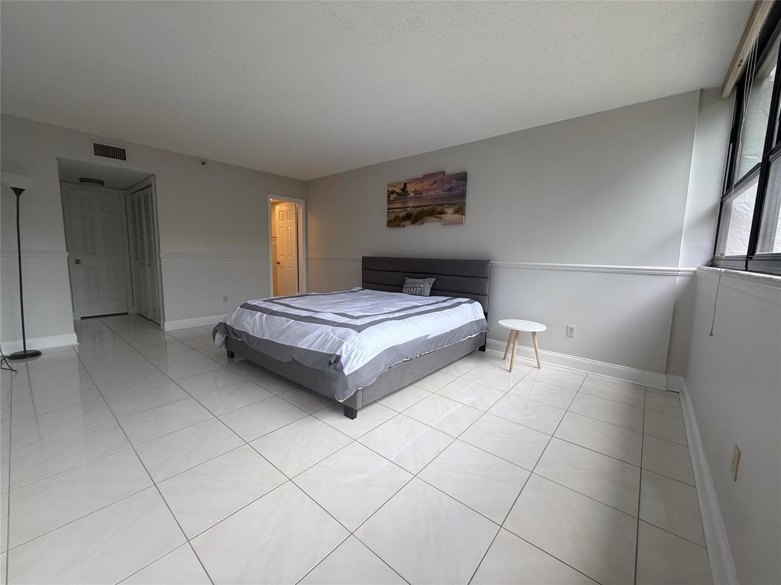 859 JEFFERY Street 1040 photo 18