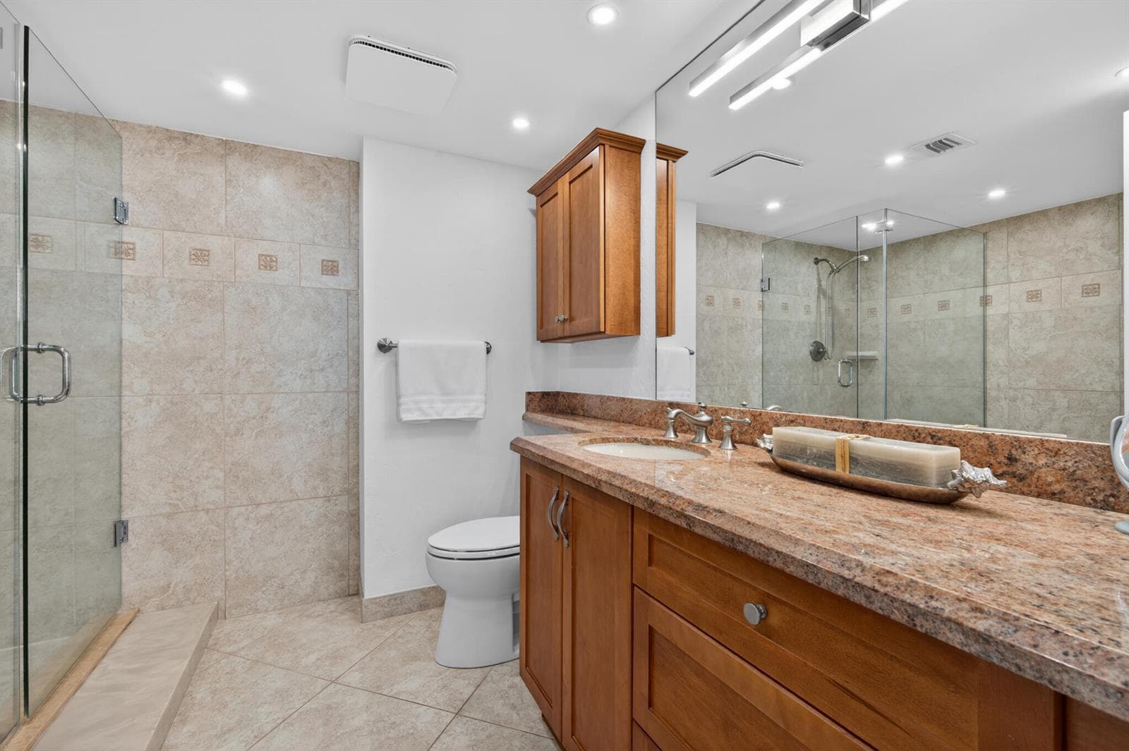 4200 N OCEAN Drive 1-1101 photo 23