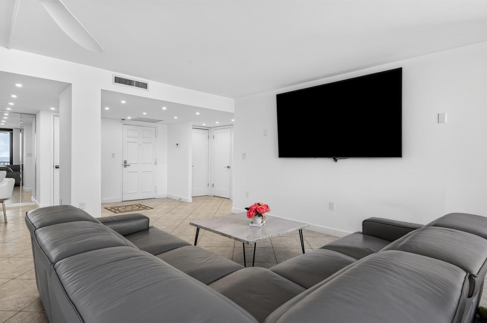4200 N OCEAN Drive 1-1101 photo 13