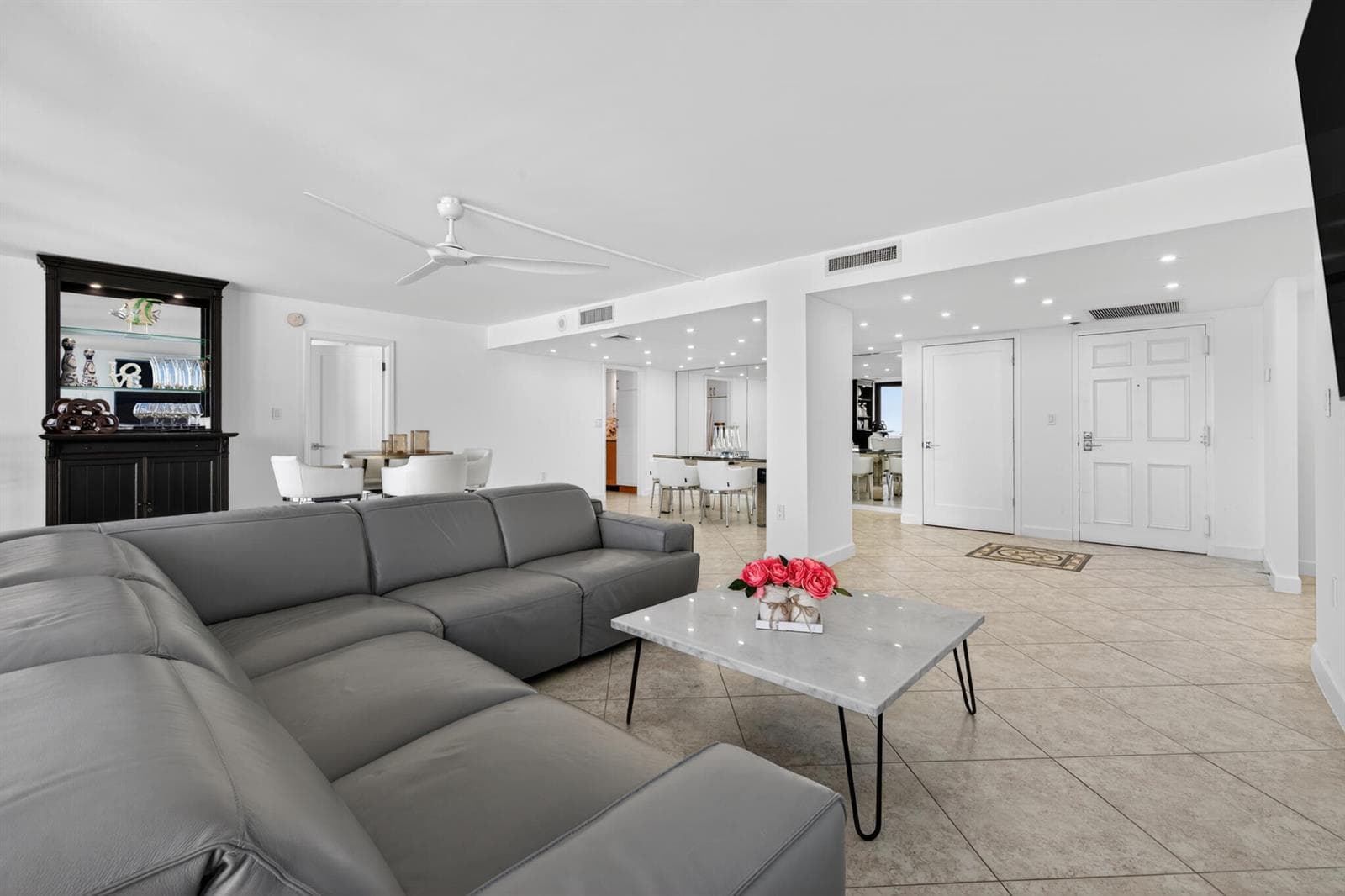 4200 N OCEAN Drive 1-1101 photo 10
