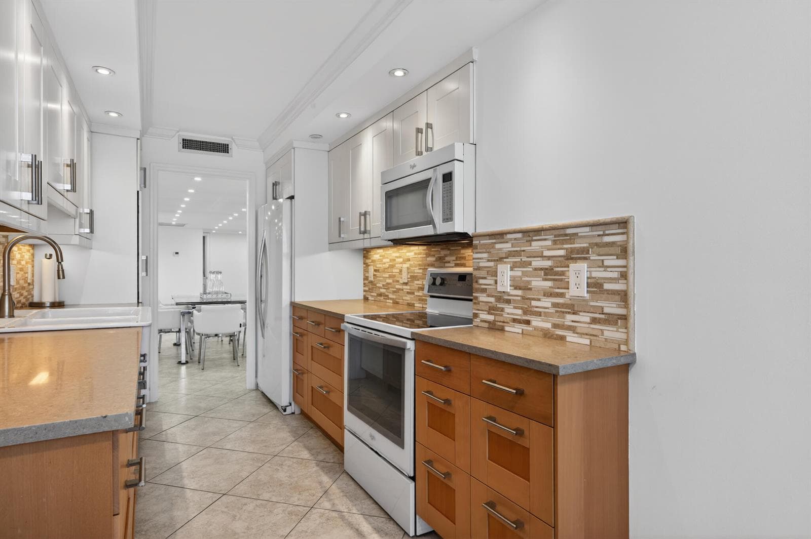 4200 N OCEAN Drive 1-1101 photo 18
