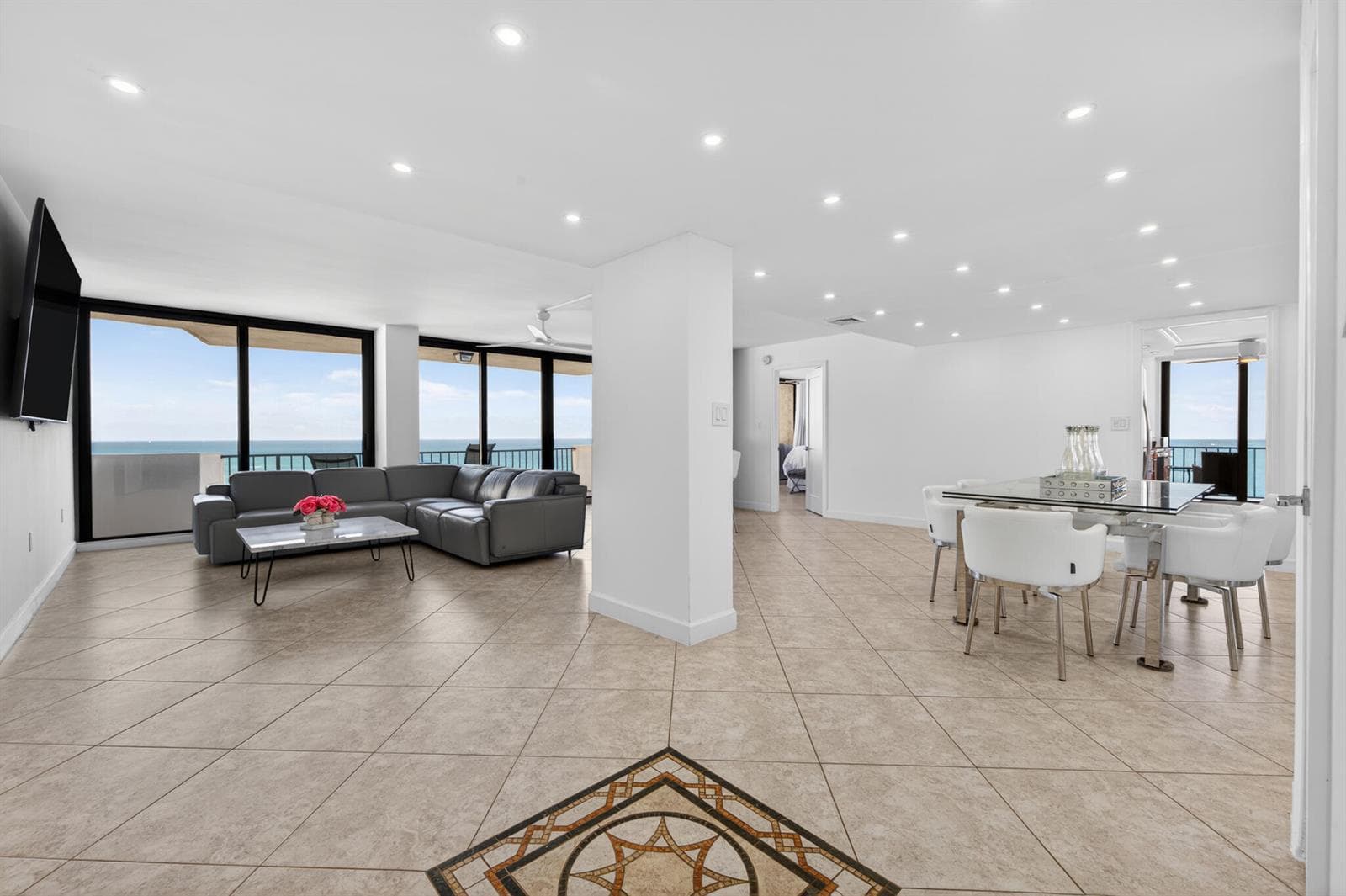 4200 N OCEAN Drive 1-1101 photo 8