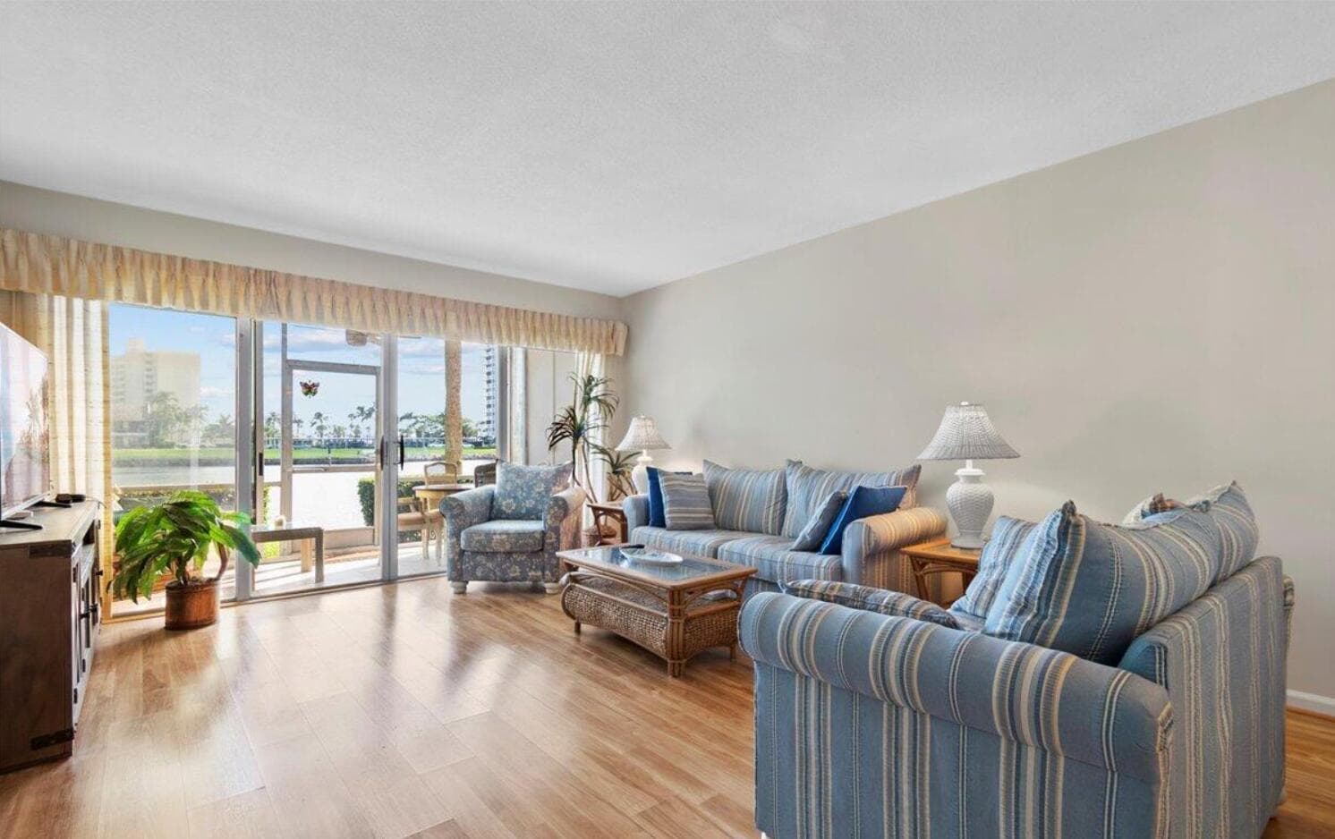 20 YACHT CLUB Drive 104 photo 12