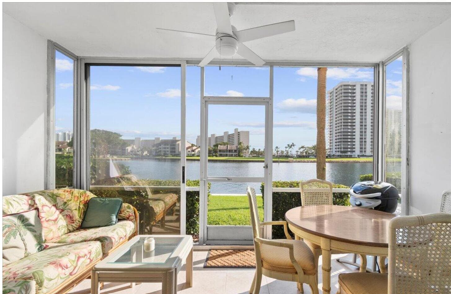 20 YACHT CLUB Drive 104 photo 1