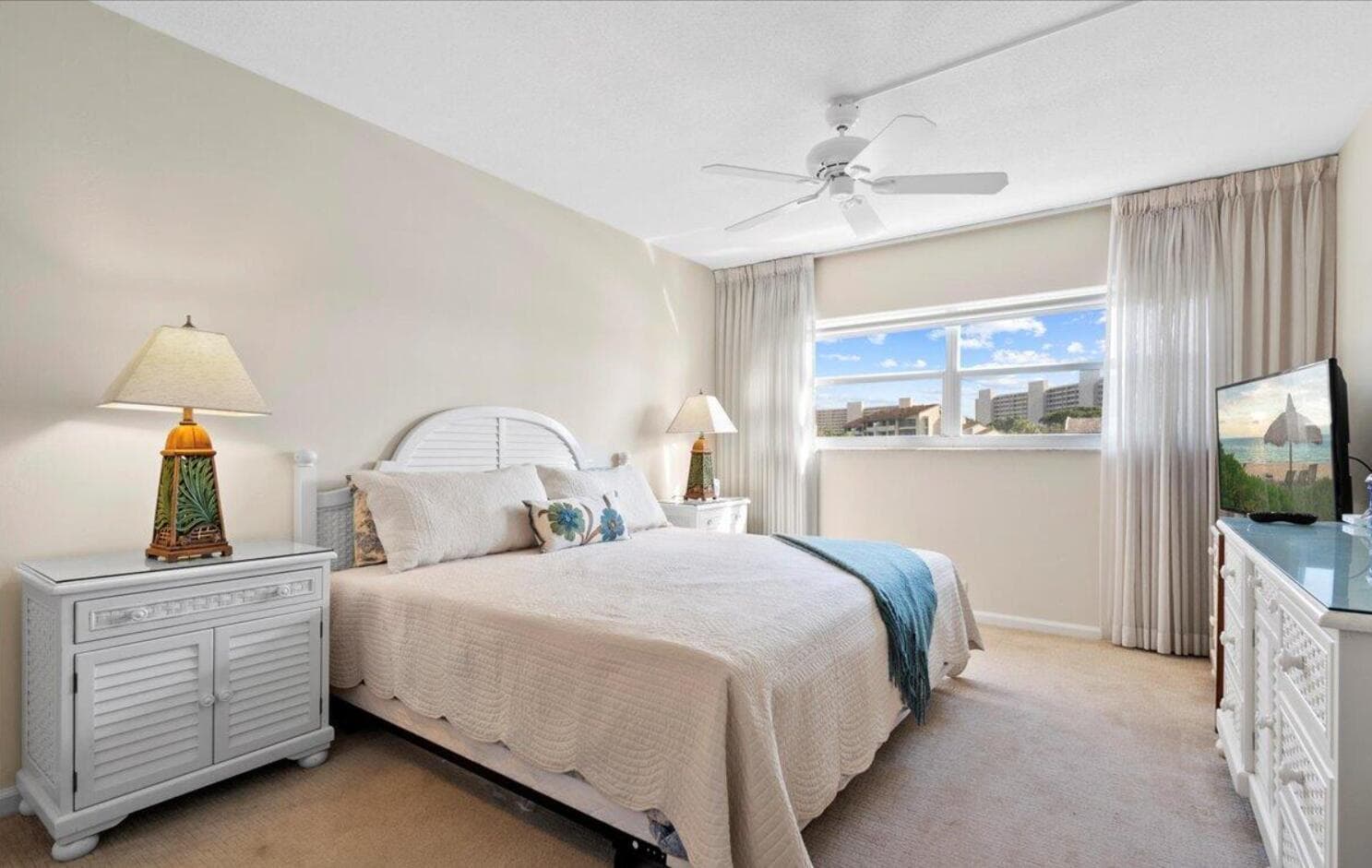 20 YACHT CLUB Drive 104 photo 14