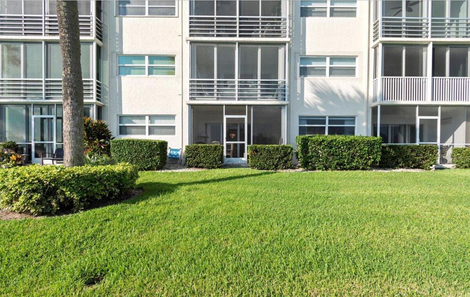 20 YACHT CLUB Drive 104 photo 4