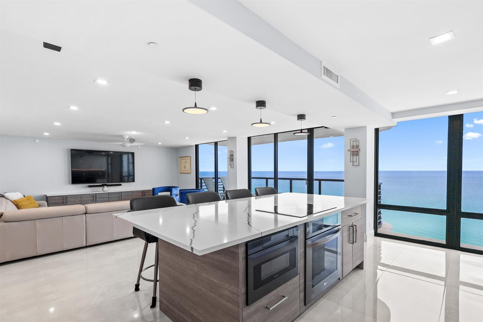 250 S OCEAN Boulevard 15D photo 9