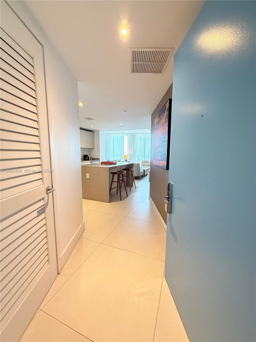 4111 S Ocean Dr 2912 photo 2