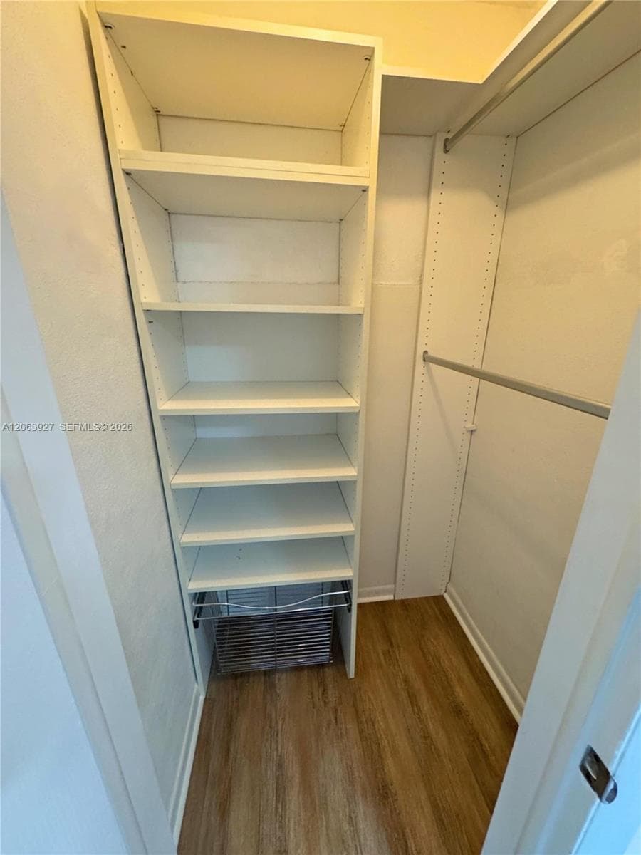 1400 NE 57th St 308 photo 10
