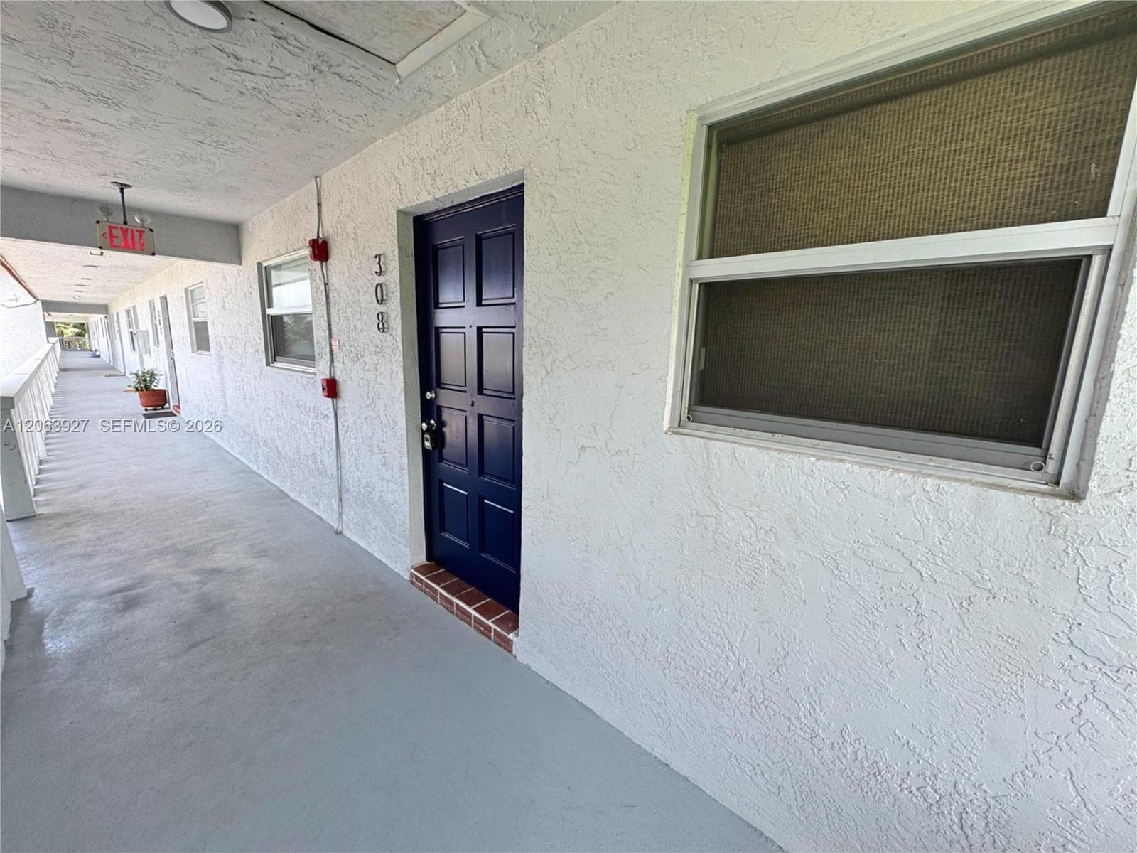 1400 NE 57th St 308 photo 11