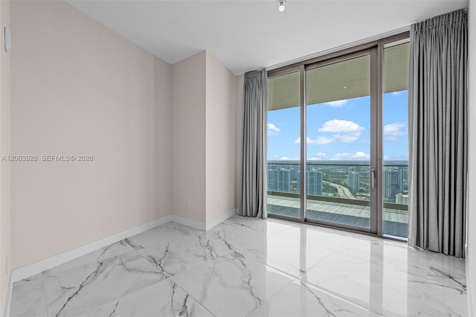 18975 Collins Ave 3605 photo 23