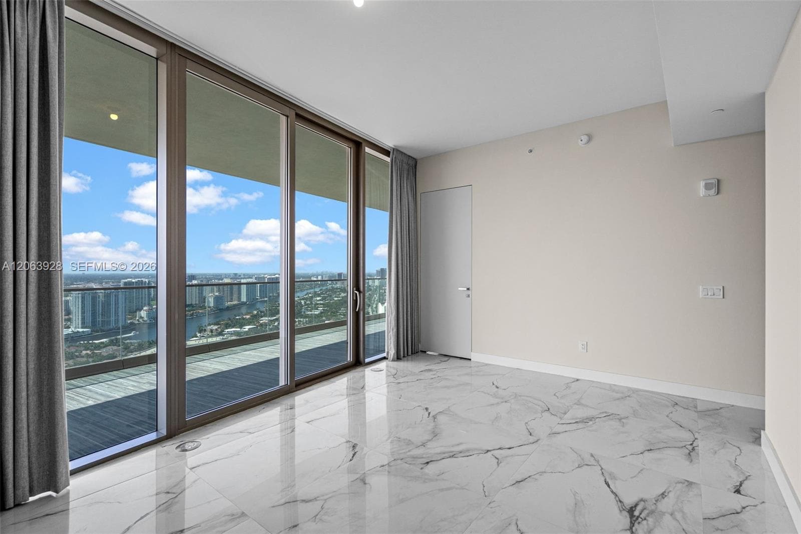 18975 Collins Ave 3605 photo 17