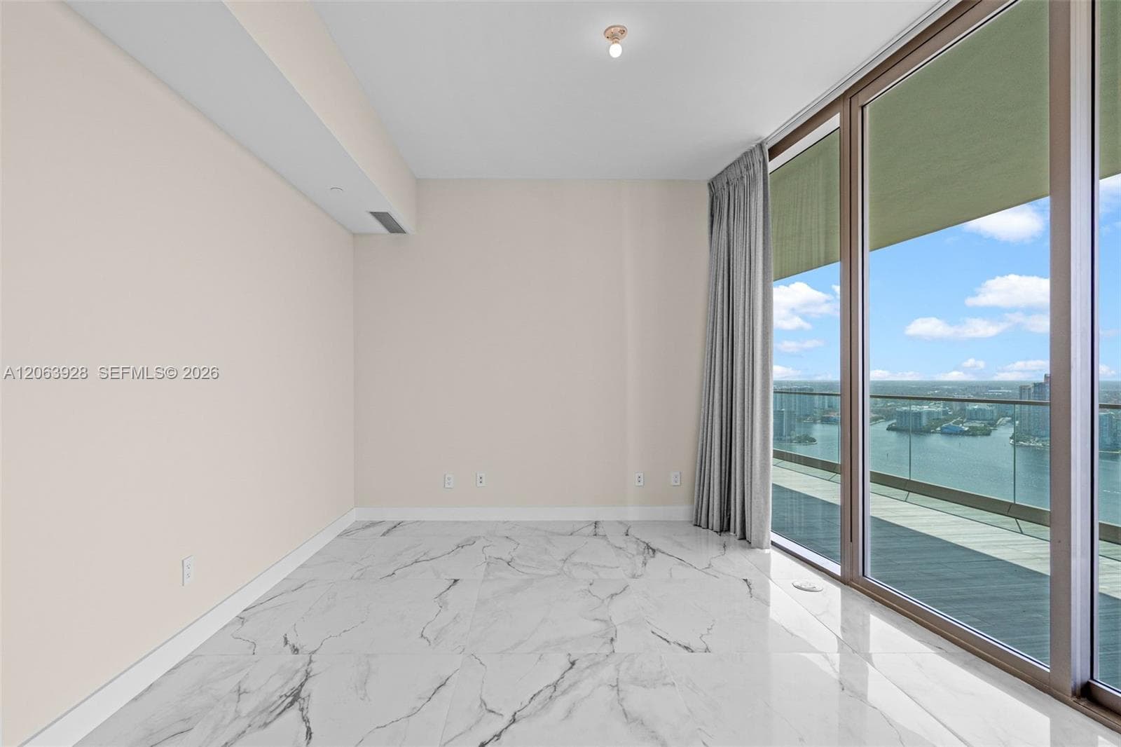 18975 Collins Ave 3605 photo 16