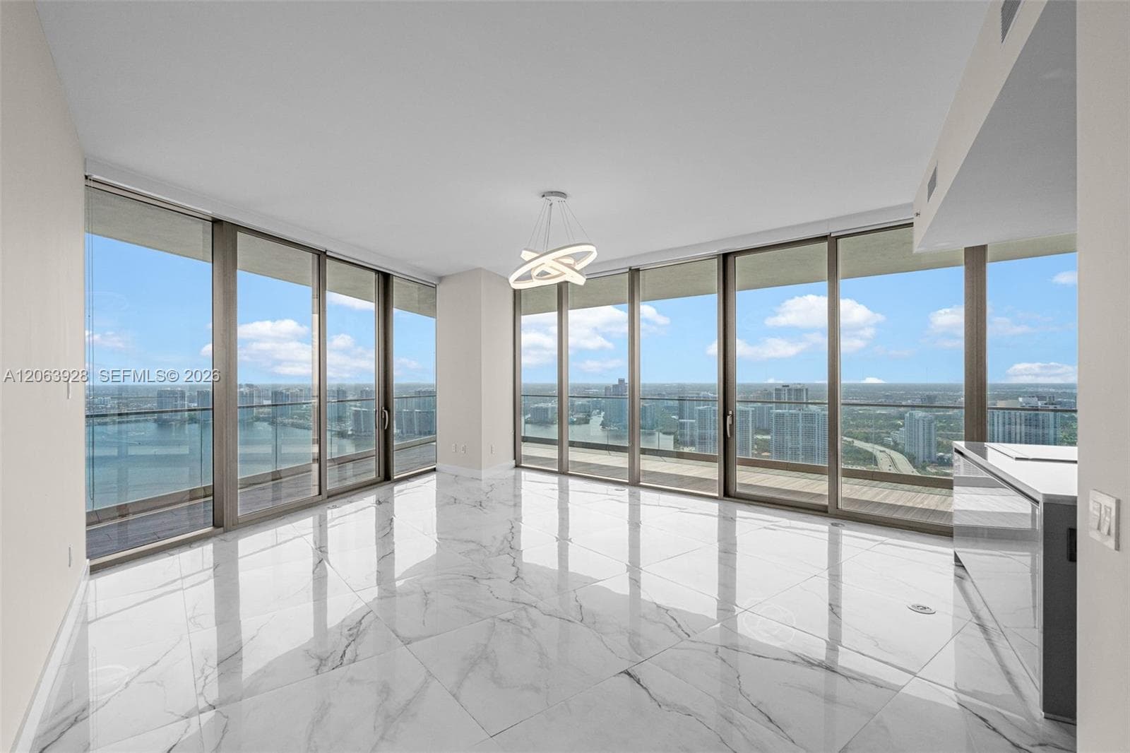 18975 Collins Ave 3605 photo 3